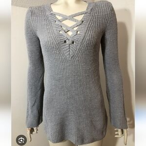 American Eagle Outfitters Light Gray Lace-Up V-Neck Knite Sweater Size Small